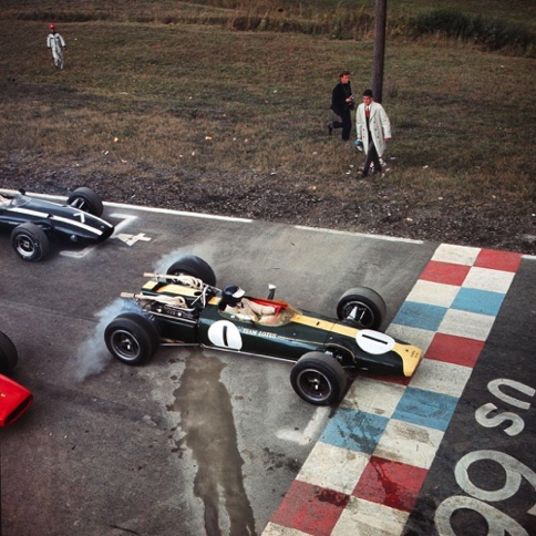 Watkins Glen GP des USA, 1ère ligne et victoire pour Jim et la Lotus 43 à moteur BRM H 16... Watkins Glen GP des USA, 1ère ligne et victoire pour Jim et la Lotus 43 à moteur BRM H 16...